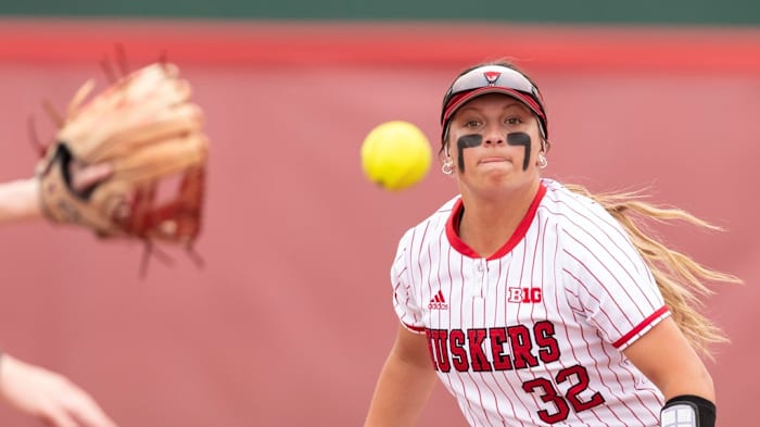_big_Softball_vs_Indiana_G3_JO0074
